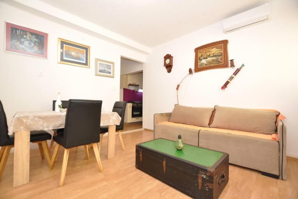 Central Apartment Marco Polo Split Buitenkant foto